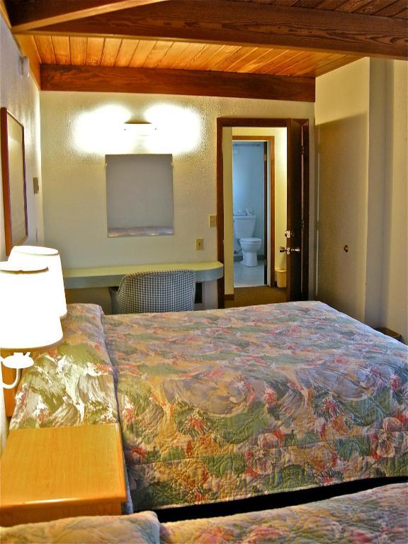 Azalea Lodge Gold Beach Bagian luar foto